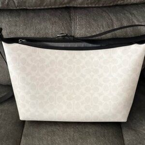 COACH Finn Crossbody Bag In Signature Canvas Gunmetal/Chalk/Black